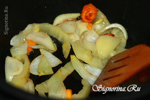 Обжаренные лук, морковь и перец: фото 4