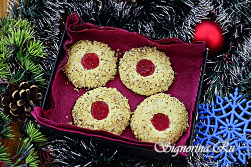 Печенье с джемом в ореховой панировке: фото