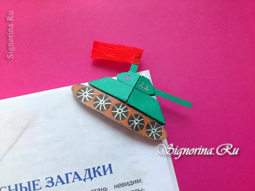 Танк - закладка оригами к 9 мая: фото