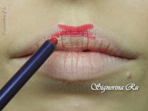 Урок, как правильно накрасить губы красной помадой: фото 5