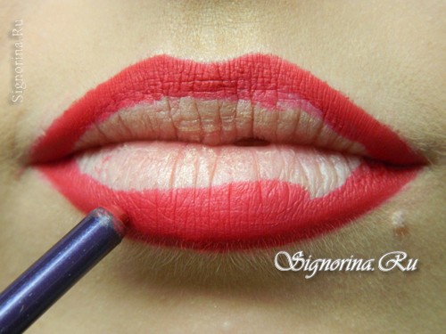 Урок, как правильно накрасить губы красной помадой: фото 6
