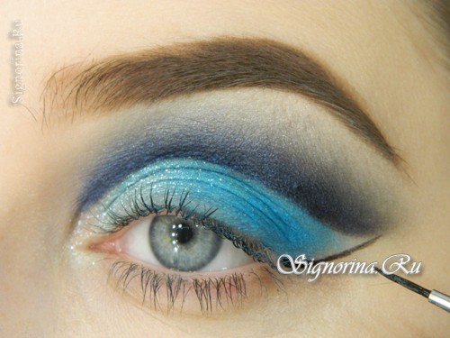 Урок макияжа под синее или голубое платье: фото 9