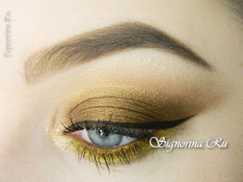 Вечерний макияж глаз под золотое платье: фото