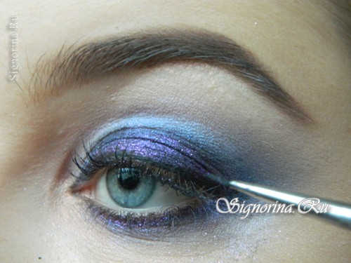 Урок по созданию вечернего лилового макияжа: фото 10