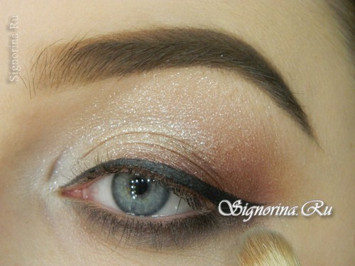 Урок макияжа на выпускной вечер для серых глаз: фото 10