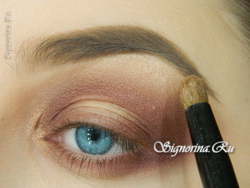 Урок макияжа на выпускной вечер для голубых глаз: фото 8