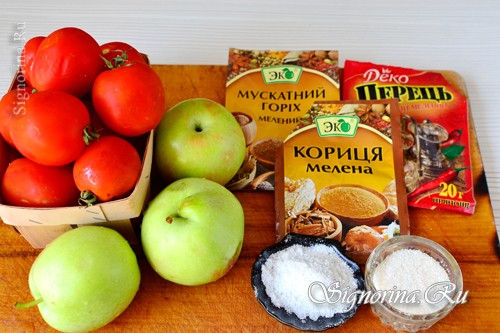 Ингредиенты для приготовления кетчупа с яблоками на зиму фото 1