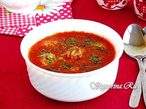 Вкусный пряный томатный суп с рисом и фрикадельками