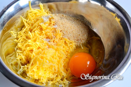 Соединить сыр, сухари и яйцо фото 5