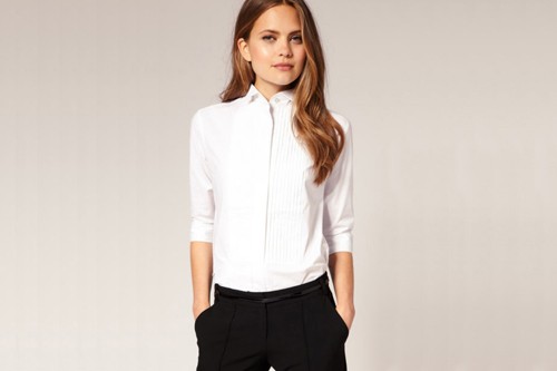 2. Белая блузка