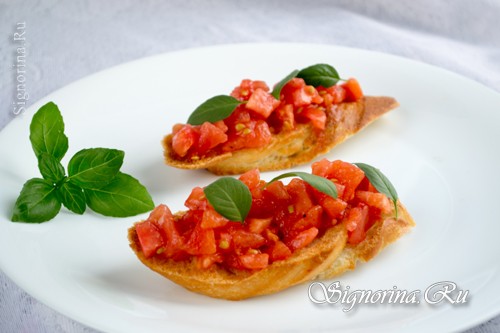 Итальянская брускетта с помидорами и базиликом рецепт фото