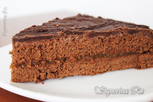 Быстрый шоколадный торт c джемом и шоколадной глазурью рецепт фото