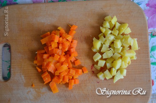 Нарежь картофель и морковь кубиками фото 3