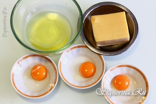 Ингредиенты для приготовления воздушной яичницы с сыром в духовке