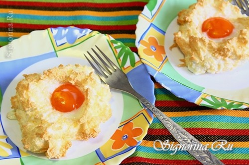 Воздушная яичница с сыром в духовке рецепт фото