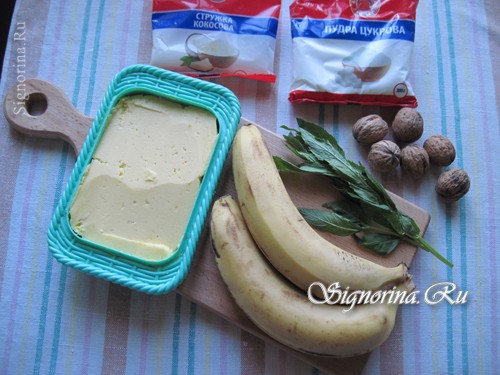 Ингредиенты для приготовления жареных бананов в ореховой панировке в мультиварке