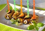 Рулеты из баклажанов с творогом, чесноком и орехами: рецепт с фото