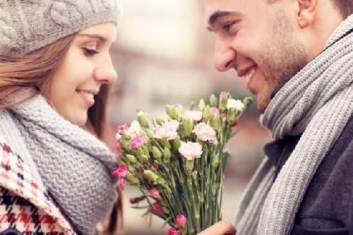 12 способов, которыми мужчины говорят "Я тебя люблю", не произнося ни слова