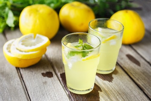 8 причин, чтобы пить теплую воду с лимоном по утрам