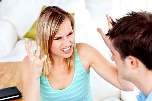 10 фраз, которые злят женщин